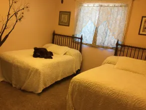 Spacious, Quiet Mountain View Home - Image 2