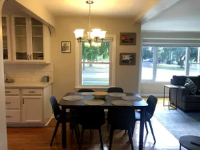 Light filled Two Bedroom House - Image 3
