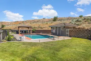 Wenatchee Mansion. 6500 sqft, pool, hot tub, 6 BR, theater, billiards and more! - Image 3