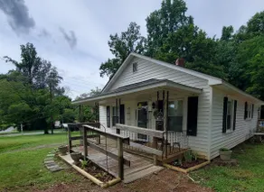 Grandma Janie's Place- 2 bedroom cozy home - Image 3