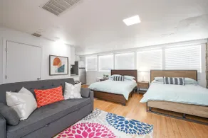Bright 2BR Studio | Near Little Italy | Downtown - Image 3