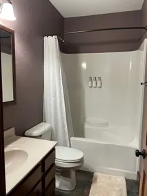Relaxing, and spacious 2 bedroom 2 bathroom home - Image 3