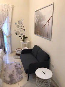 Lovely spacious 1 bedroom with a garden - Image 2