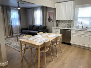 Pink Sunset 2 bedroom house, parking on premises - Image 5