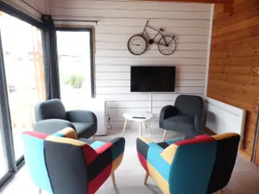 Cozy air-conditioned cottage with parking and internet - Image 3