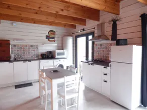 Cozy air-conditioned cottage with parking and internet - Image 5