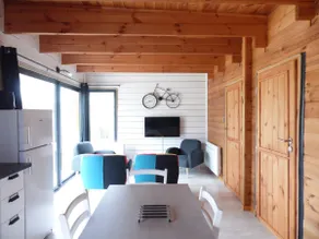 Cozy air-conditioned cottage with parking and internet - Image 2