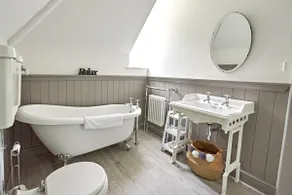 Secluded holiday cottage near the Wolds Way - Image 3