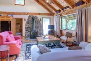 Cozy Rustic Log Cabin • Perfect Catskills Stay - Image 2