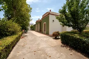 Magnificent classic villa with a pool. - Image 2