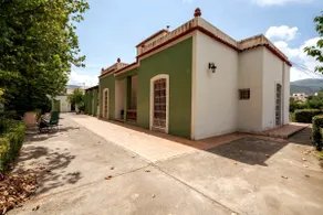 Magnificent classic villa with a pool. - Image 3