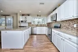 O.W.L. House - sleeps 8 - Image 5