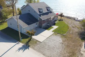 Serene Cottage on the shores of Lake Erie - Image 2
