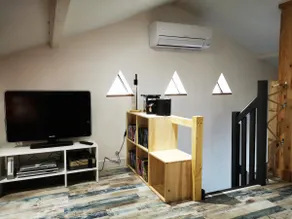 THE HOUSE ON THE SLOPES - Image 3