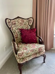 Beautiful, comfortable and serene guest suite - Image 4