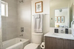 Free Parking, Light Rail, Stadiums, Private Suite! - Image 4