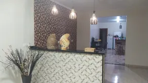 House with swimming pool, barbecue area, parking - Image 4
