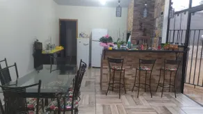 House with swimming pool, barbecue area, parking - Image 3