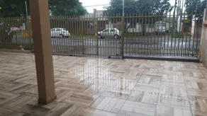 House with swimming pool, barbecue area, parking - Image 5