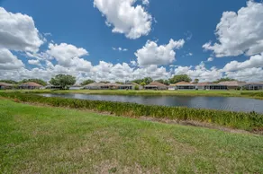 Newly Renovated 4 BR/2B Riverview Oasis w/ King 🛏 - Image 5