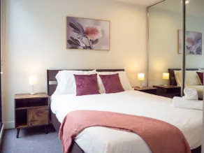 Classy & Spacious 2 Bedroom, 2 Bathroom (En Suite) - Image 4