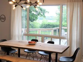 Cozy Family Cottage w/2 Kayaks & Canoe in Kawartha - Image 4
