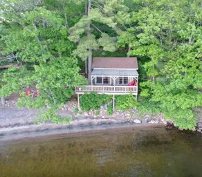 Waterfront Cottage on Georgian Bay, Parry Sound - Image 4