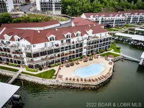 Waterfront condo on LOTO - boat slip available - Image 2