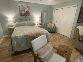Kayaker’s Bungalow. Adorable 1 bedroom river front - Image 2