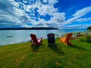 SHABBY CHIC WATERFRONT RETREAT serene low bank waterfront home w/ gas fire pit. - Image 2