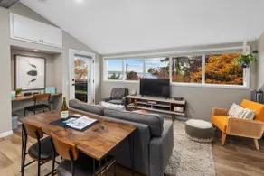 Modern 1 BR apt in Old Town w/view. Walk to beach. - Image 2
