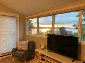 Modern 1 BR apt in Old Town w/view. Walk to beach. - Image 4