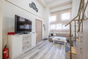 Freshly Renovated 1 BDRM Loft in The Old Center - Image 5