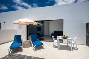 Modern and comfortable home with beautiful terrace - Image 3