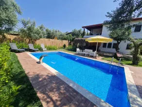 Antique House Iznik Heated Pool - Image 5
