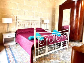 Fully Refurbished 100 year old 4 bedroom HOC. - Image 5