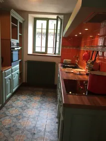 Spacious and bright in the heart of the village - Image 2