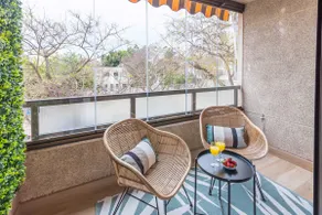 Premium Apartment & free parking by ELE Apartments - Image 2