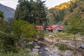 Luxe 2BHK River Villa | PvtLawn • WiFi • BnfireBBQ • PetOK - Image 4