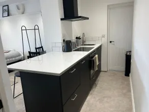 Studio apartment - sunsets and sea views - Image 5