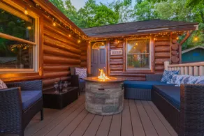Cute Log Cabin! Boyne Mountain! Hot Tub! Walloon Lake! Fireplace! Beach! - Image 3