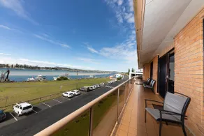 Family Friendly 3 Bed Unit +Spectacular Lake Views - Image 2