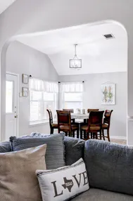 Gorgeous & Spacious 4-Bedroom Home with Pool & Spa - Image 4