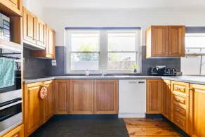 Beautiful 3 Bedrooms BNB between Airport and Sea - Image 4