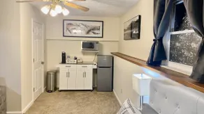 Adorable studio with brand new furniture - Image 2
