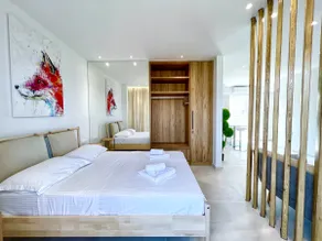 Luxury Apartment! Beach Front! Superb Location! - Image 3