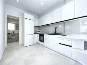 Luxury Apartment! Beach Front! Superb Location! - Image 5