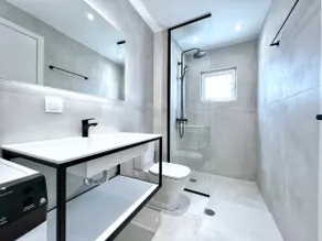 Luxury Apartment! Beach Front! Superb Location! - Image 4