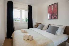 Stylish 2BDR Apartment with balcony- Free Garage - Image 5