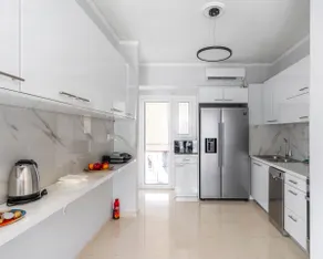 Koukaki Spacious Penthouse w Parking for Small Car - Image 3